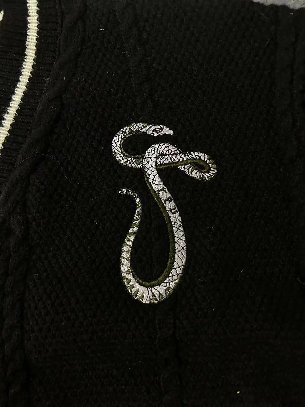 NOSTYLST* SNAKE CARDIGAN